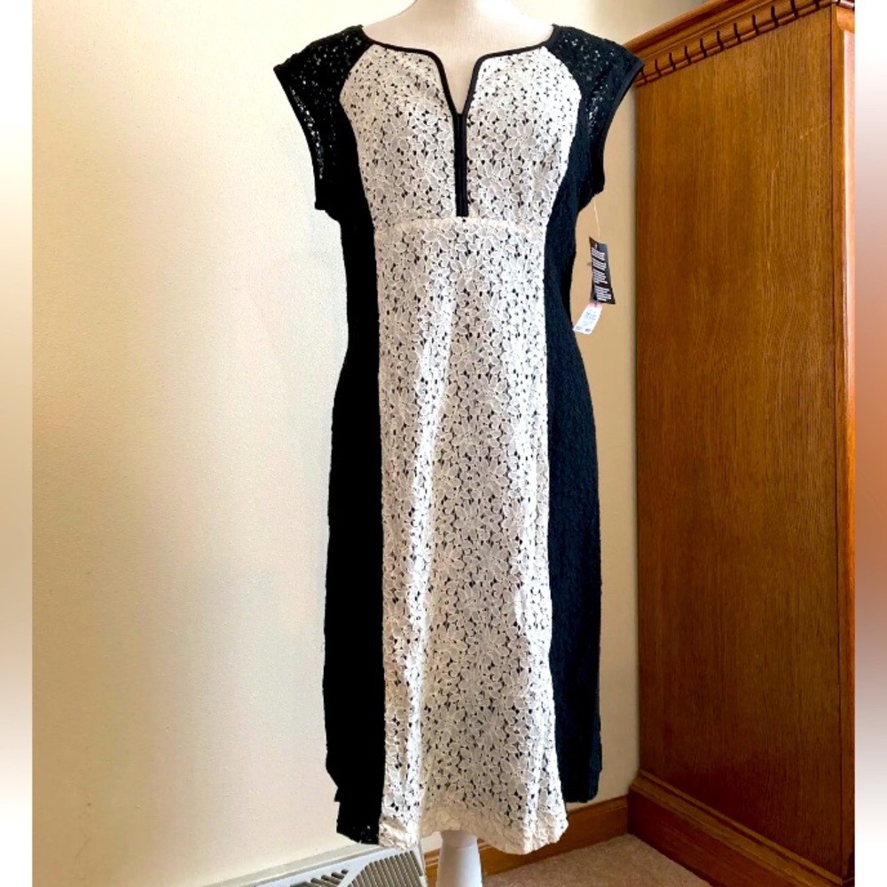 Nine West Lace dress womens size 10 black with ivory sweetheart overlay NWT